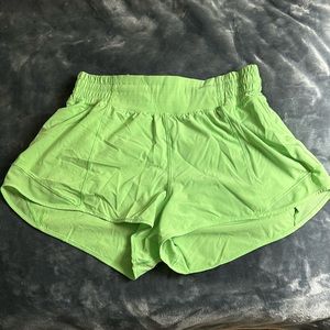 Lululemon Hotty Hot 2.5 inch